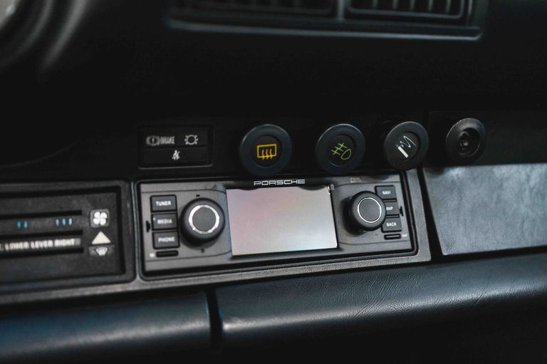 Porsche 911 Carrera 3.2 (US)