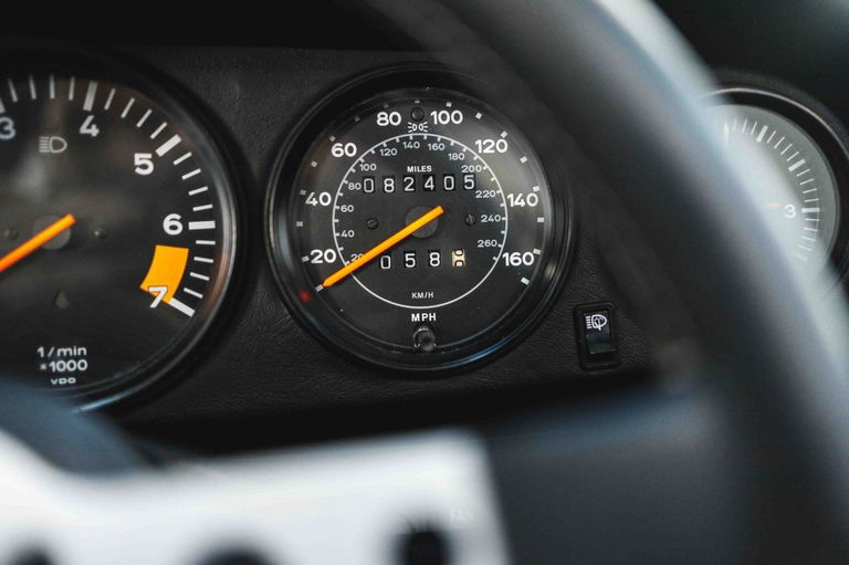 Porsche 911 Carrera 3.2 (US)