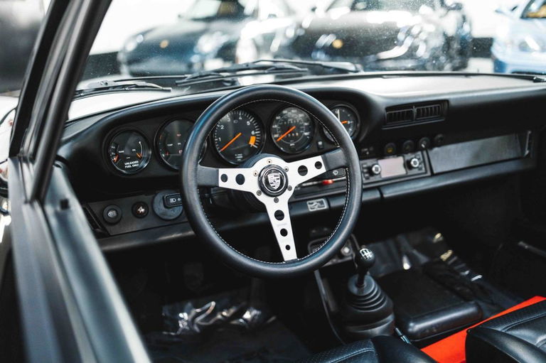 Porsche 911 Carrera 3.2 (US)