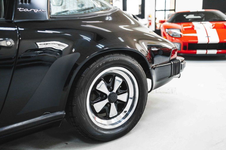 Porsche 911 Carrera 3.2 (US)