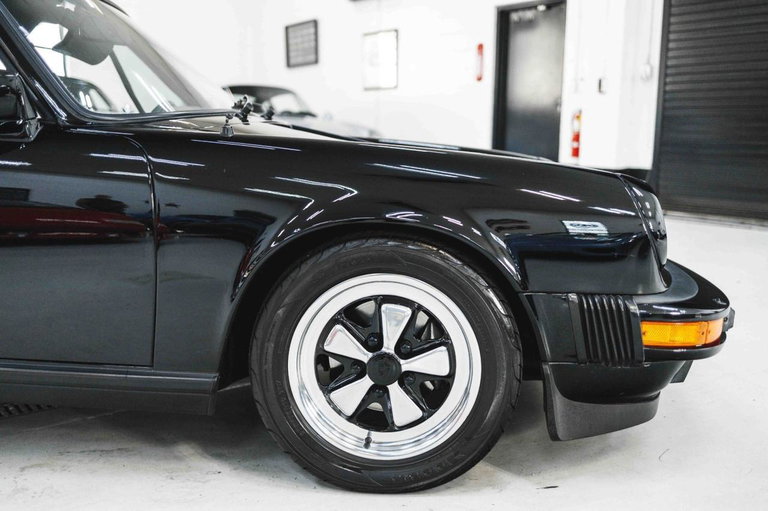 Porsche 911 Carrera 3.2 (US)