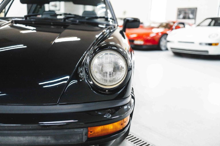 Porsche 911 Carrera 3.2 (US)