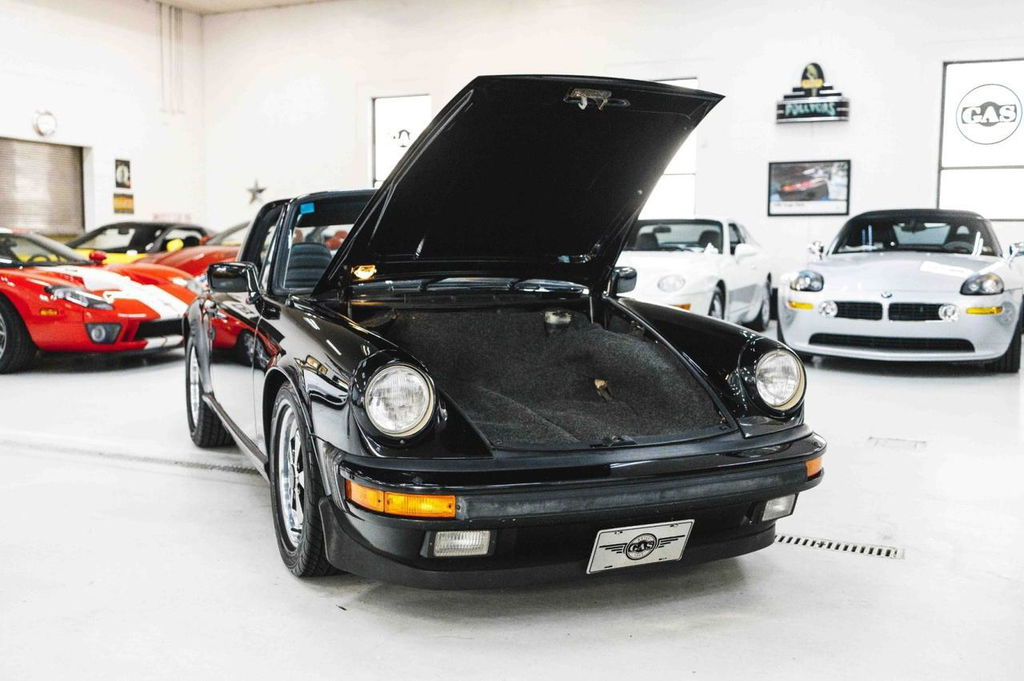 Porsche 911 Carrera 3.2 (US)
