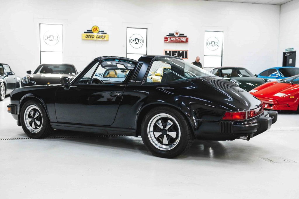 Porsche 911 Carrera 3.2 (US)