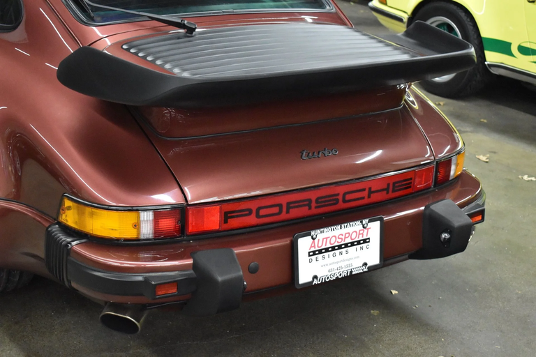 Porsche 911 Turbo 3.3