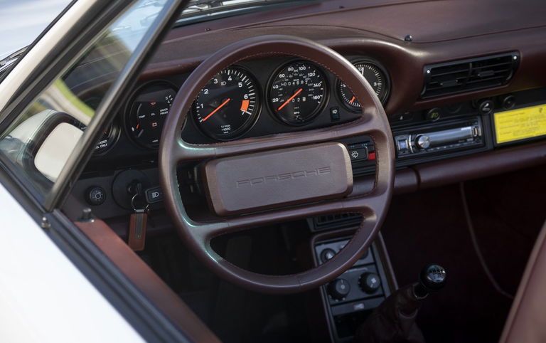 Porsche 911 Carrera 3.2 (US)