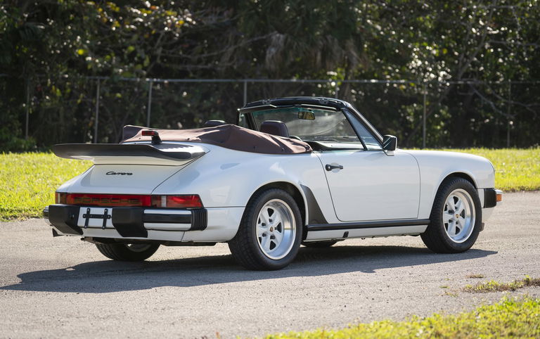 Porsche 911 Carrera 3.2 (US)