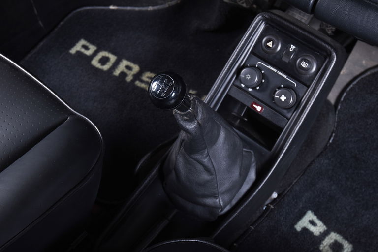 Porsche 911 Carrera 3.2 (US)