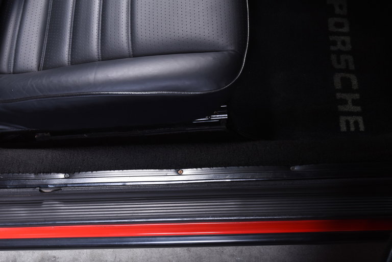 Porsche 911 Carrera 3.2 (US)