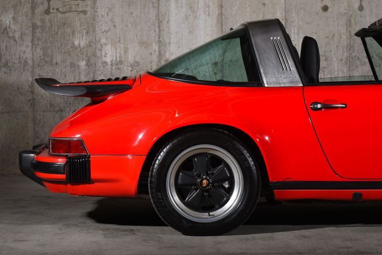 Porsche 911 Carrera 3.2 (US)