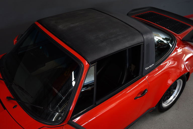 Porsche 911 Carrera 3.2 (US)