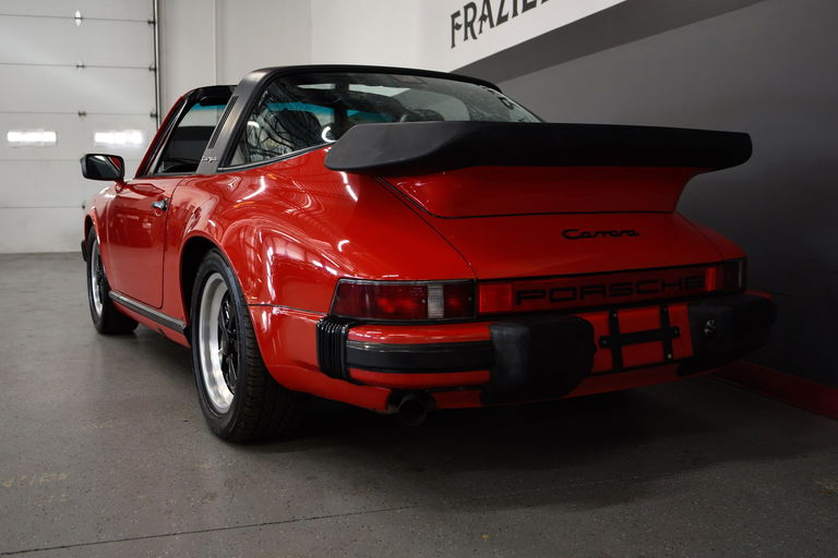 Porsche 911 Carrera 3.2 (US)