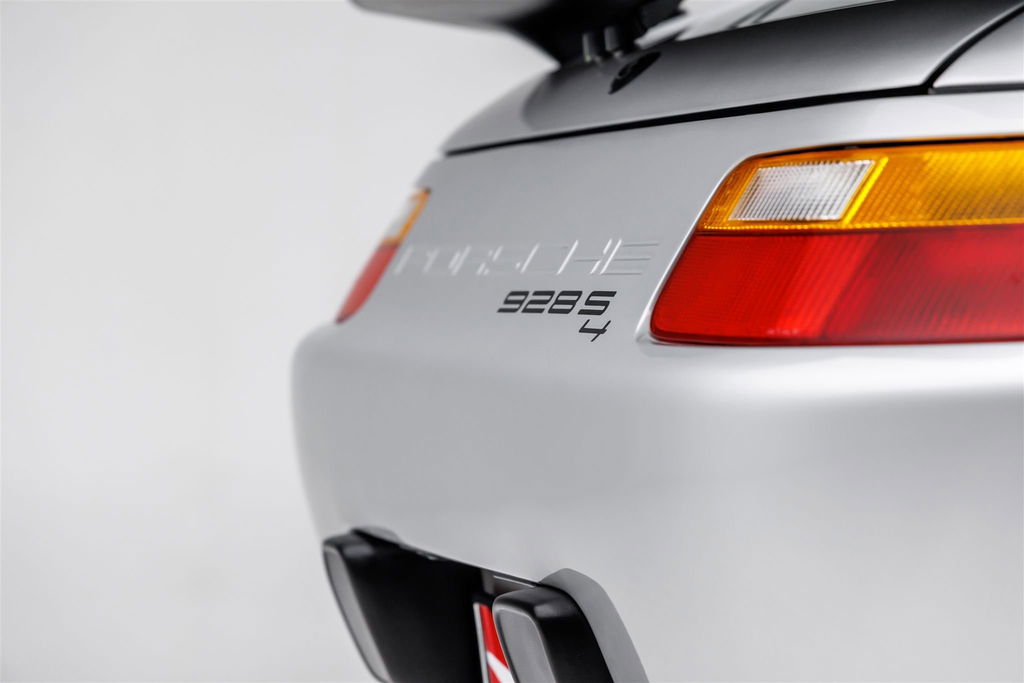 Porsche 928 S4
