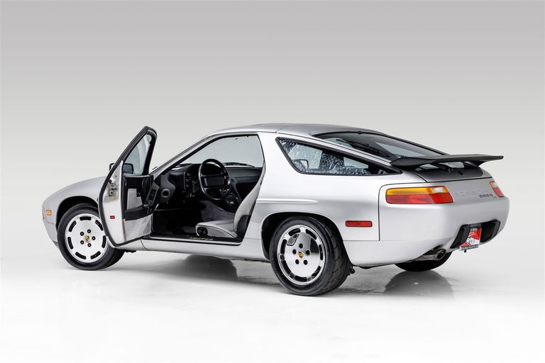 Porsche 928 S4