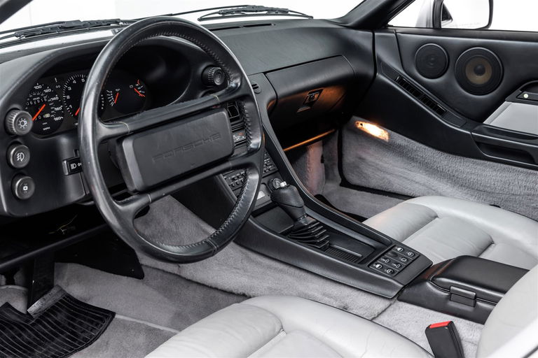 Porsche 928 S4