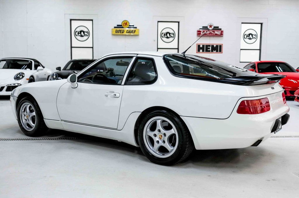 Porsche 968