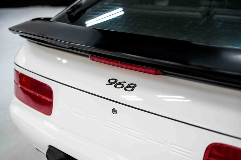 Porsche 968