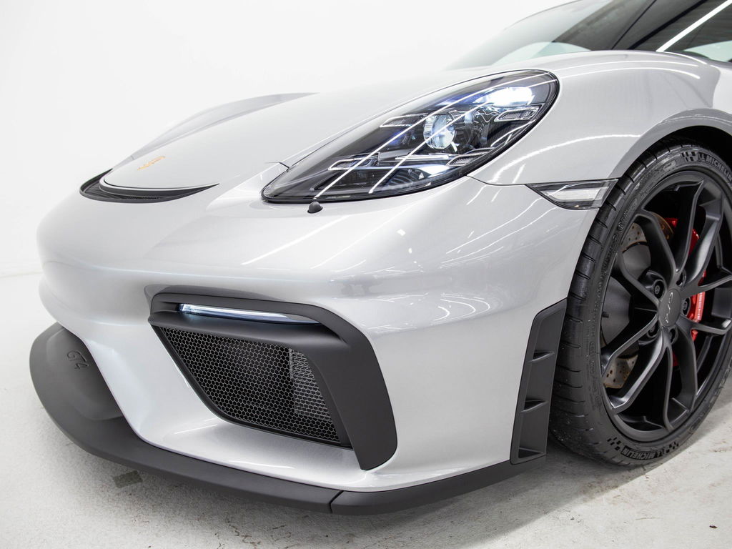 Porsche 718 Cayman GT4