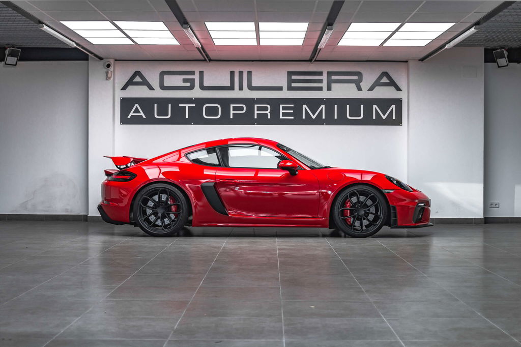 Porsche 718 Cayman GT4