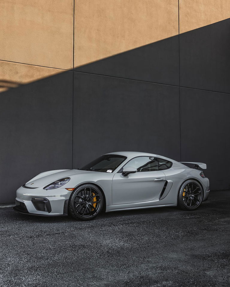 Porsche 718 Cayman GT4