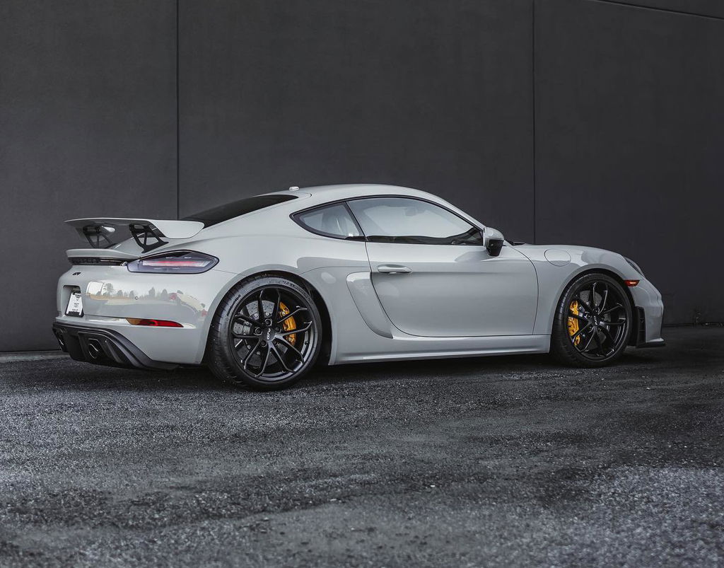 Porsche 718 Cayman GT4