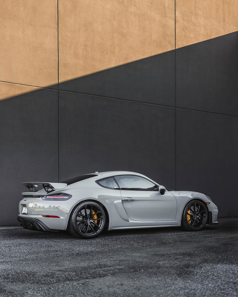 Porsche 718 Cayman GT4