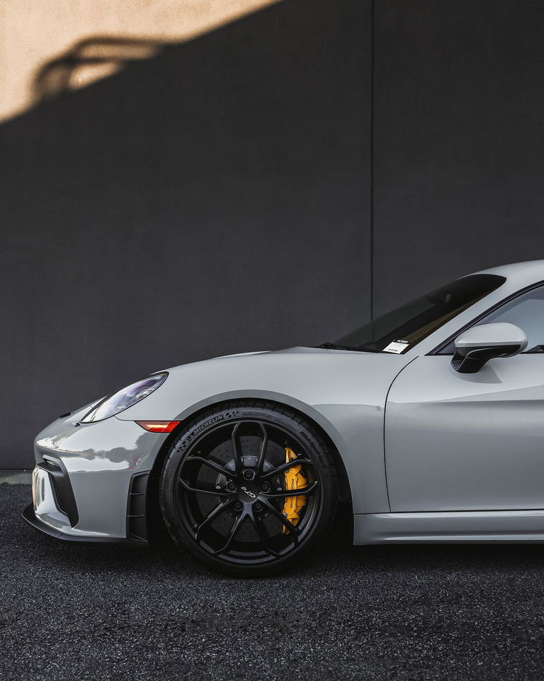 Porsche 718 Cayman GT4