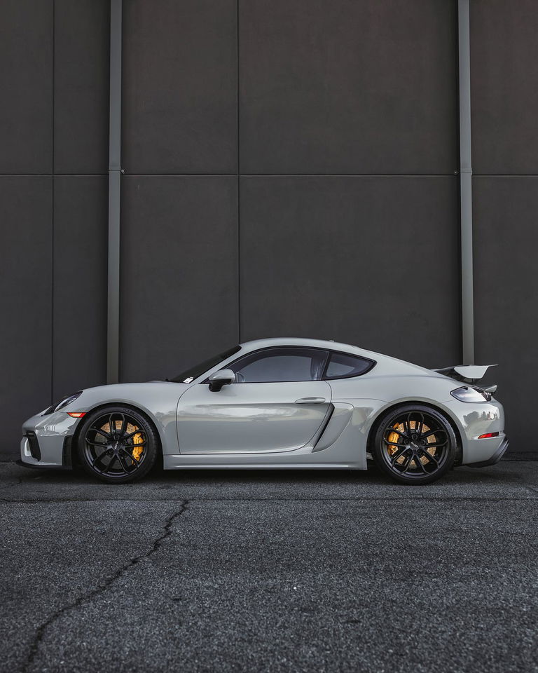 Porsche 718 Cayman GT4