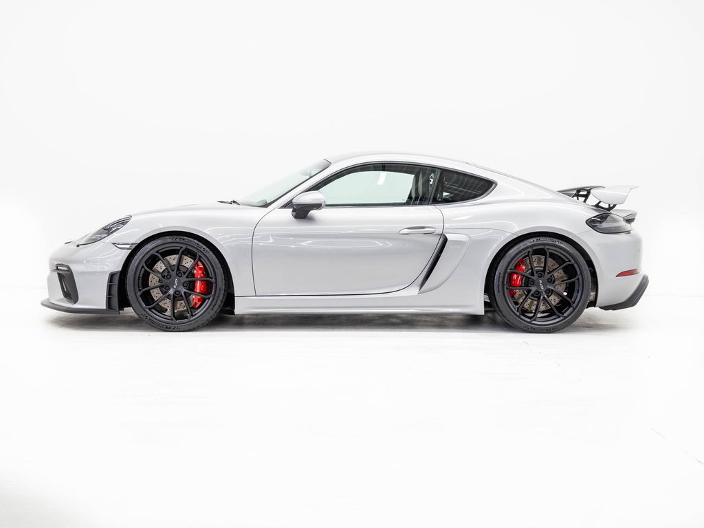 Porsche 718 Cayman GT4