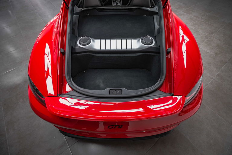 Porsche 718 Cayman GT4