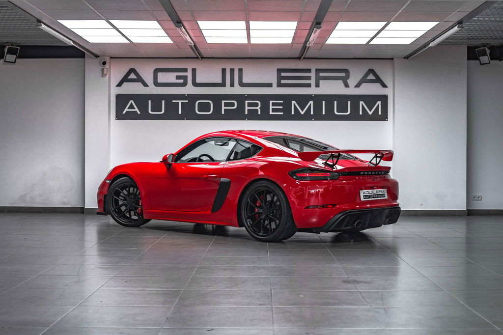 Porsche 718 Cayman GT4