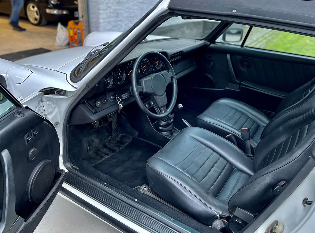 Porsche 911 Carrera 3.2