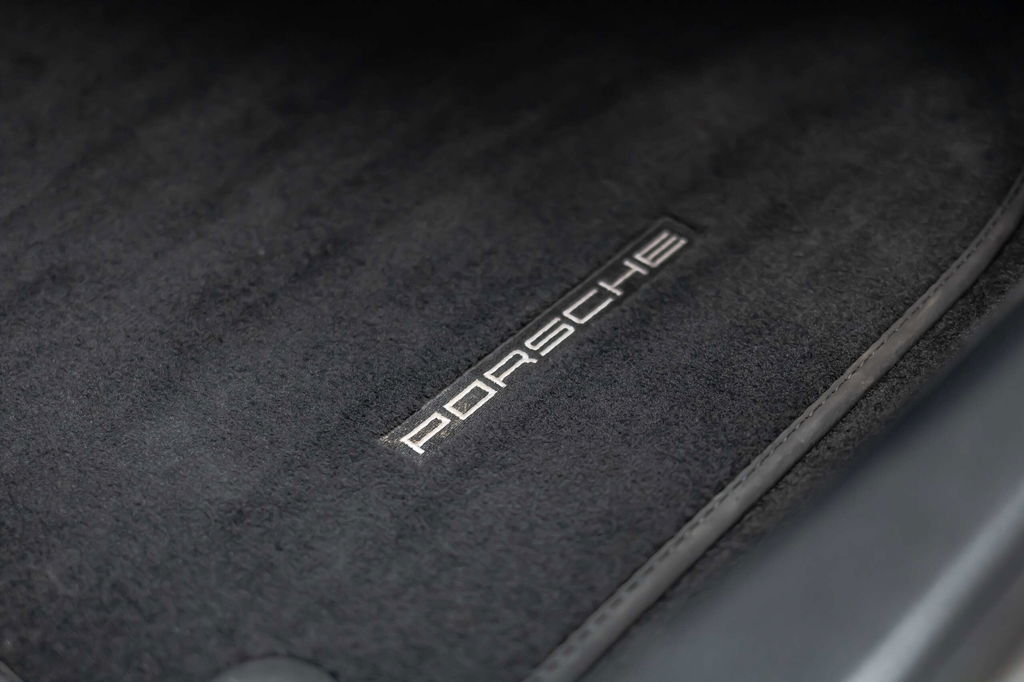 Porsche 718 Cayman GT4