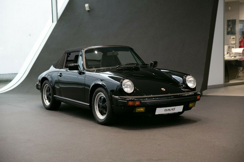 Porsche 911 Carrera 3.2 (US)