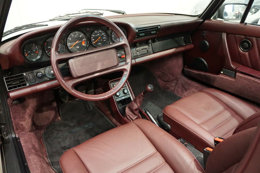 Porsche 911 Carrera 3.2 (US)