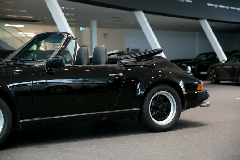 Porsche 911 Carrera 3.2 (US)