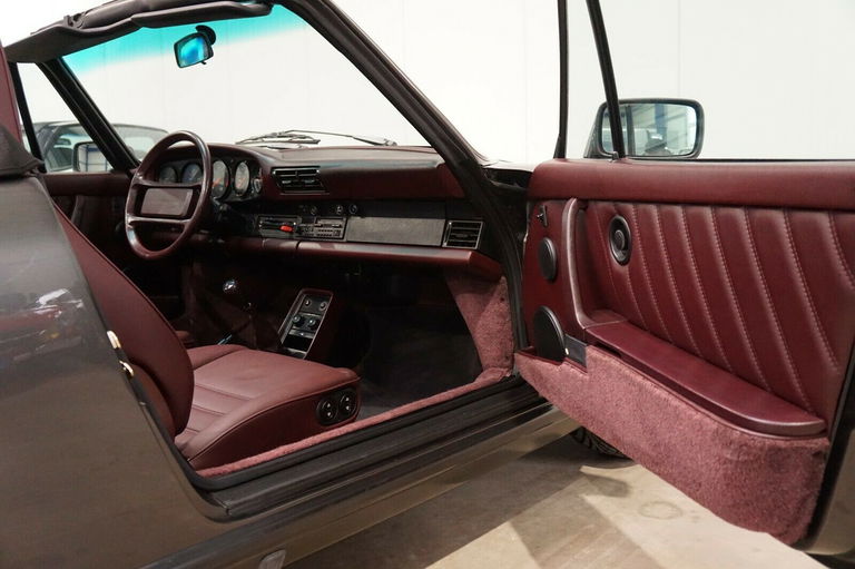 Porsche 911 Carrera 3.2 (US)