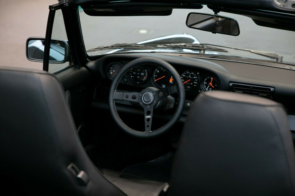 Porsche 911 Carrera 3.2 (US)