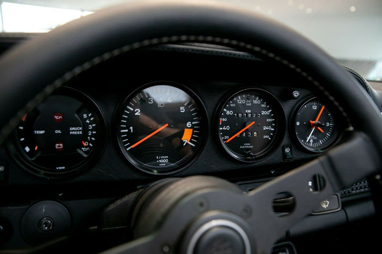 Porsche 911 Carrera 3.2 (US)