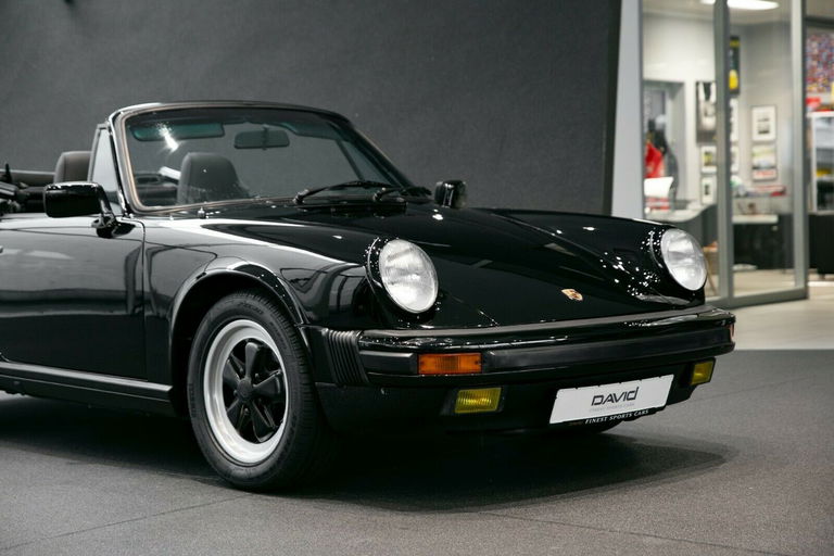 Porsche 911 Carrera 3.2 (US)