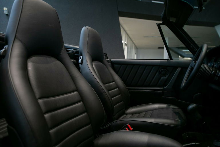 Porsche 911 Carrera 3.2 (US)