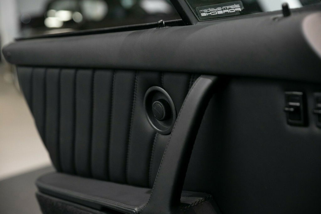 Porsche 911 Carrera 3.2 (US)