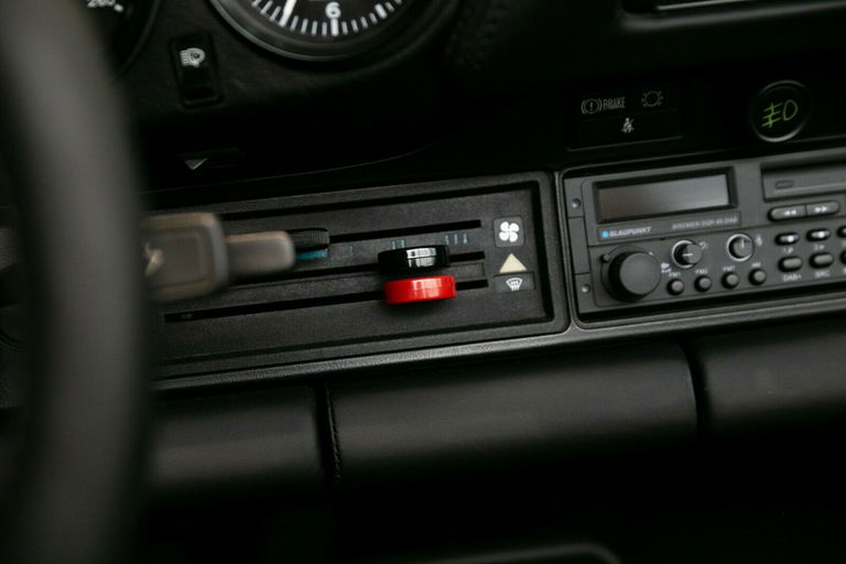 Porsche 911 Carrera 3.2 (US)