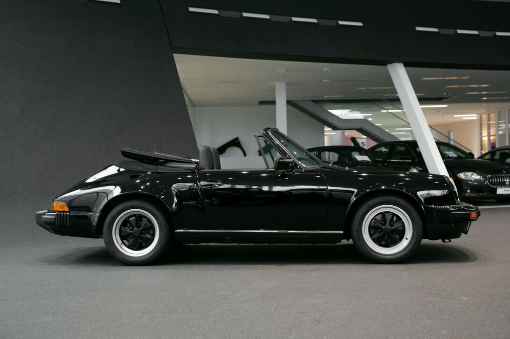 Porsche 911 Carrera 3.2 (US)