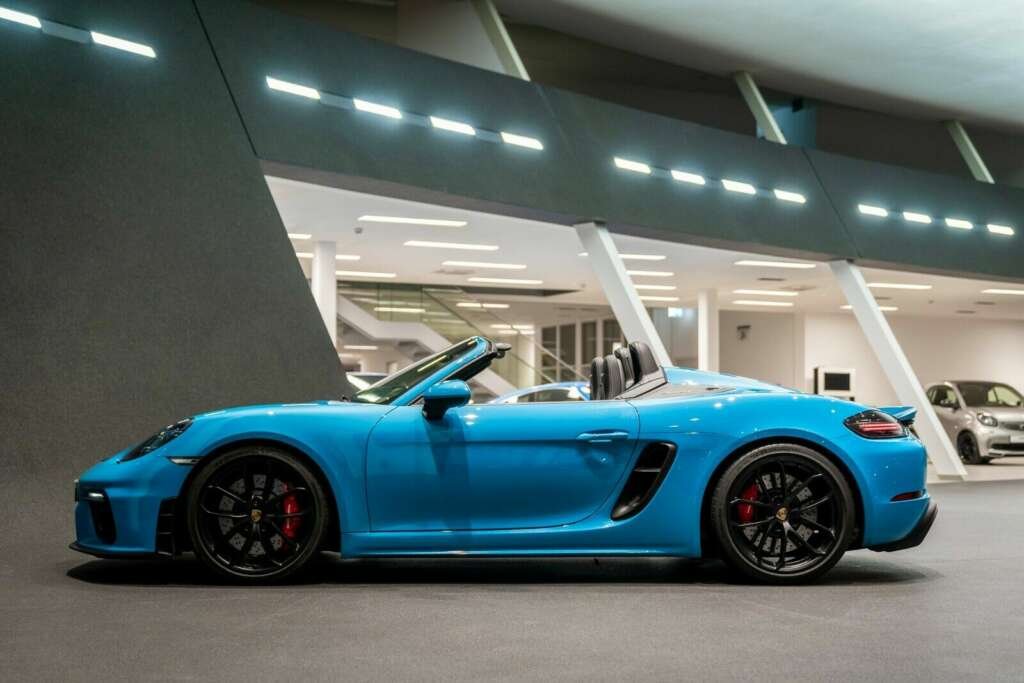 Porsche 718 Spyder miami blau