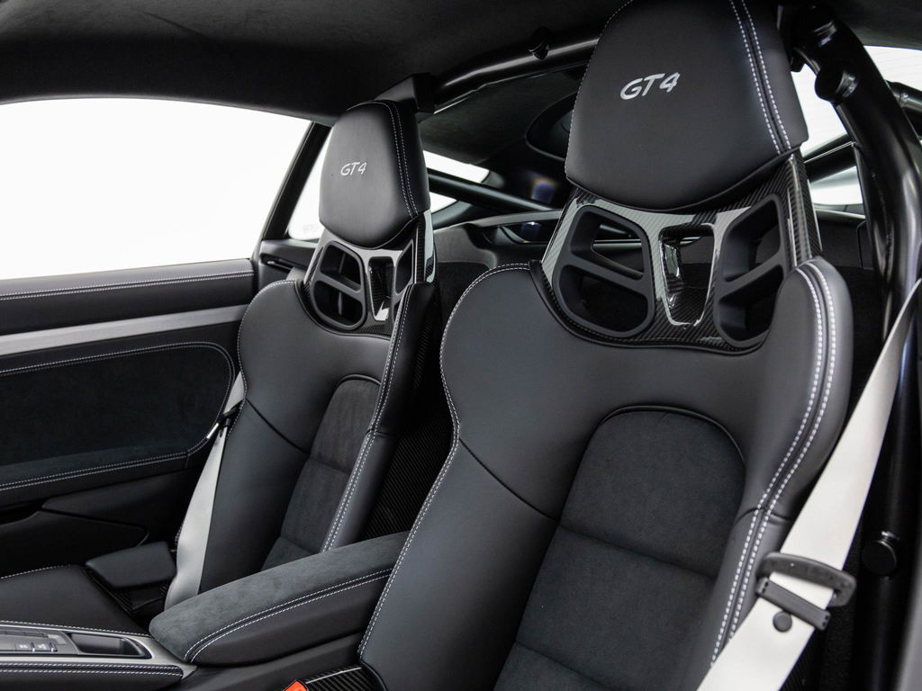 Porsche 718 Cayman GT4