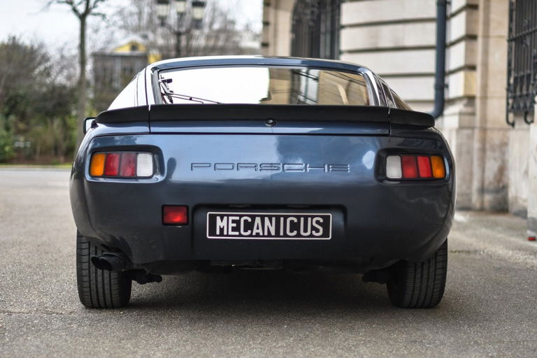 Porsche 928 S
