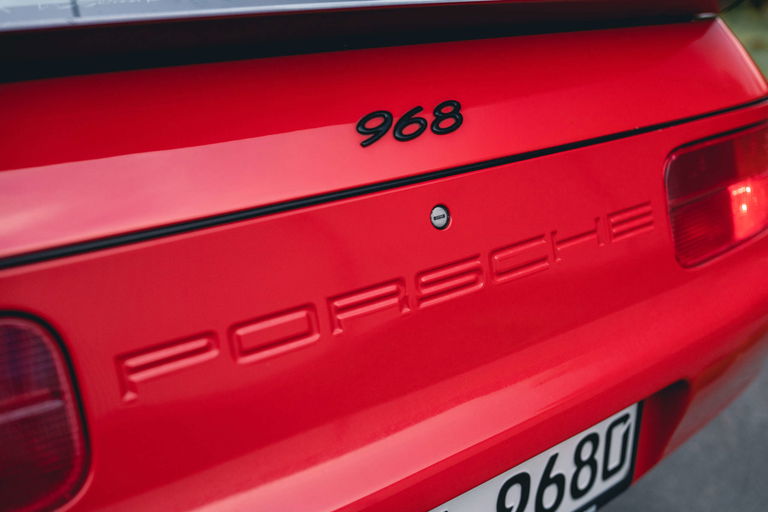 Porsche 968