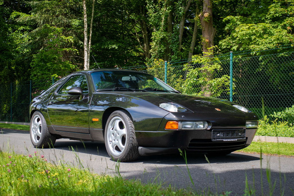 Porsche 928 GTS