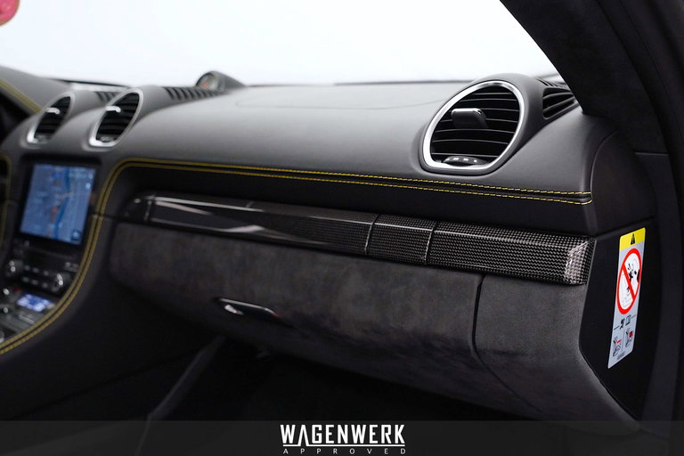 Porsche 718 Cayman GT4